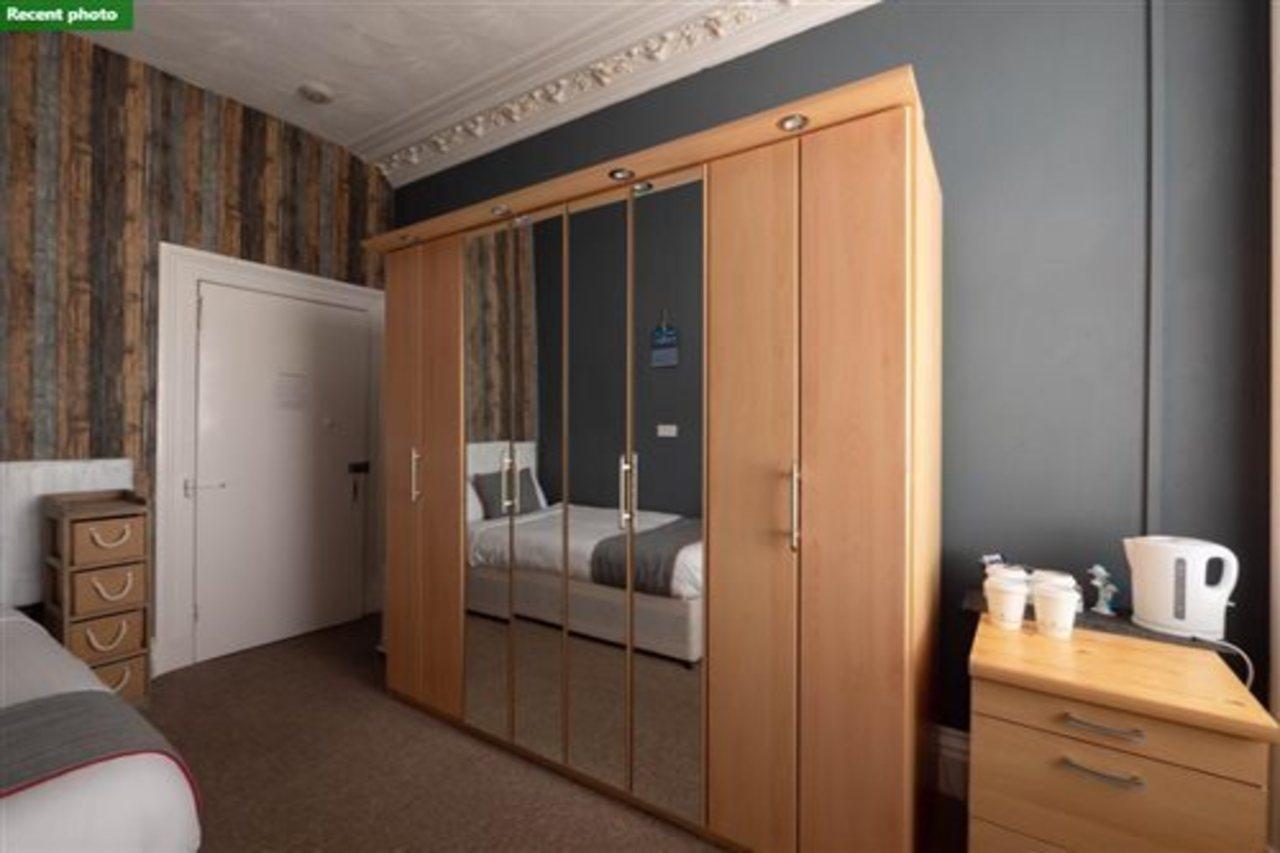 Oyo Pier Hotel Rhyl Zewnętrze zdjęcie