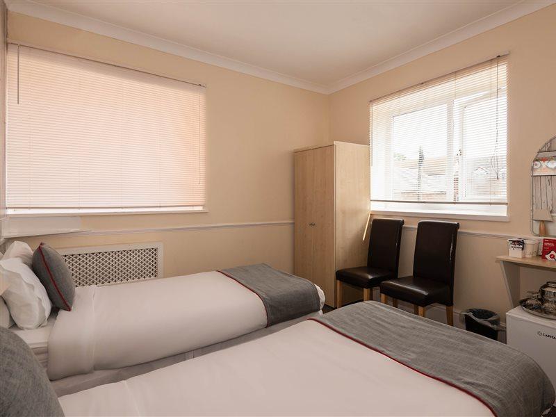 Oyo Pier Hotel Rhyl Zewnętrze zdjęcie