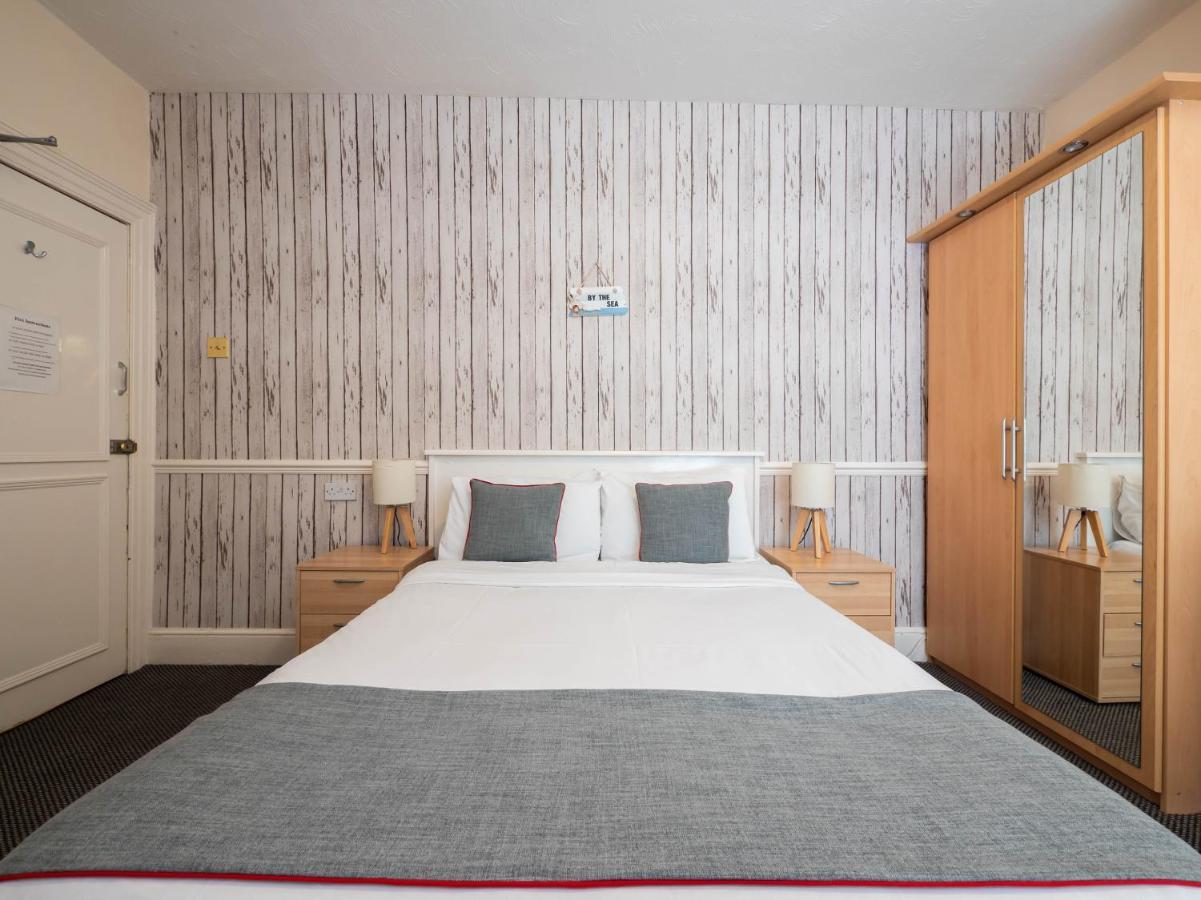 Oyo Pier Hotel Rhyl Zewnętrze zdjęcie
