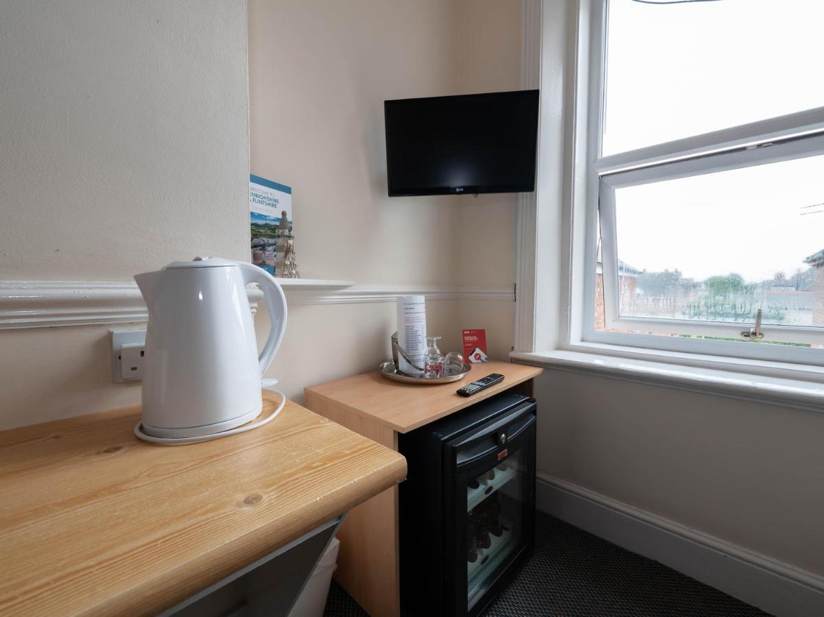Oyo Pier Hotel Rhyl Zewnętrze zdjęcie