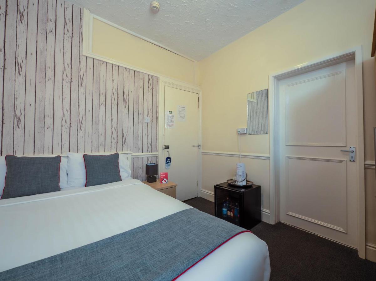 Oyo Pier Hotel Rhyl Zewnętrze zdjęcie