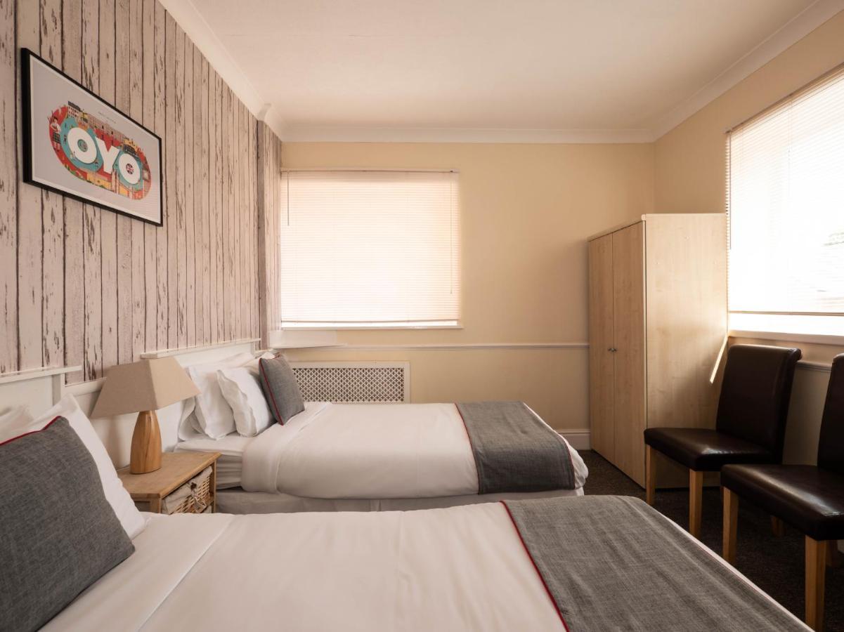 Oyo Pier Hotel Rhyl Zewnętrze zdjęcie