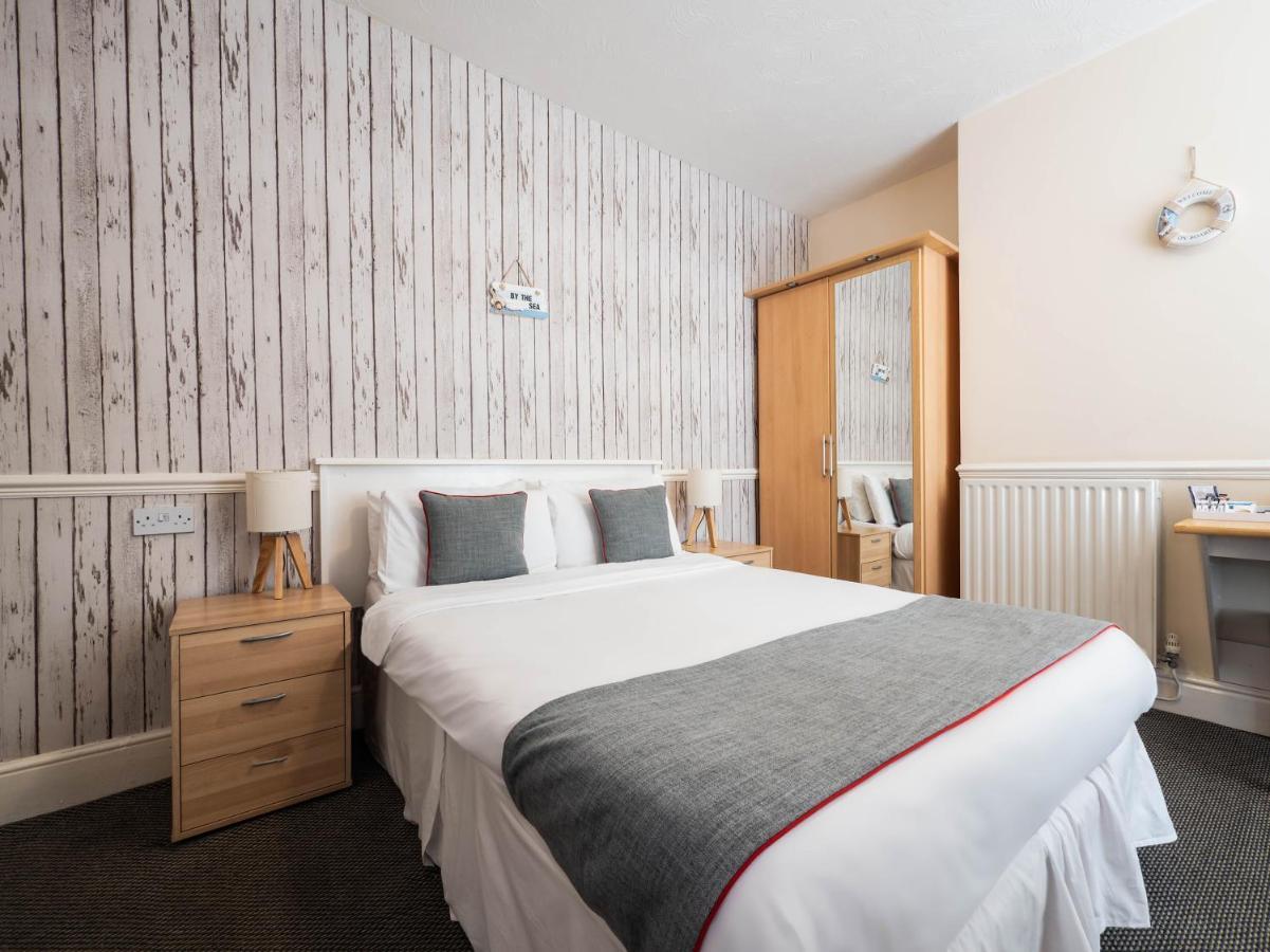 Oyo Pier Hotel Rhyl Zewnętrze zdjęcie