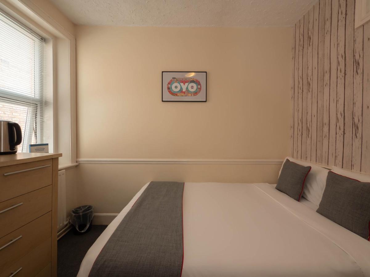 Oyo Pier Hotel Rhyl Zewnętrze zdjęcie