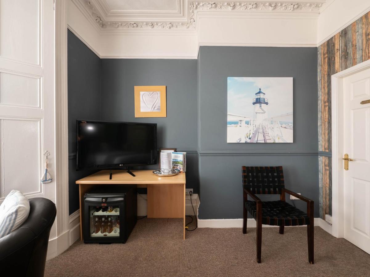 Oyo Pier Hotel Rhyl Zewnętrze zdjęcie